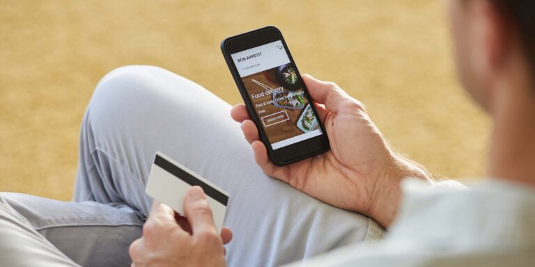 online-food-delivery-VRN63E7.jpeg